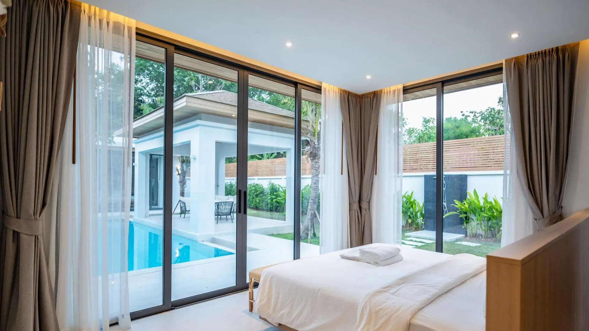 Mouana Breeze Mai Khao 4-Bedroom Pool Villa 9918 0*,  Thailand